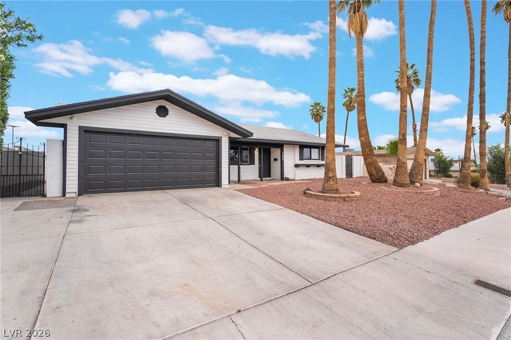 3992 Chinchilla Avenue - Photo 4