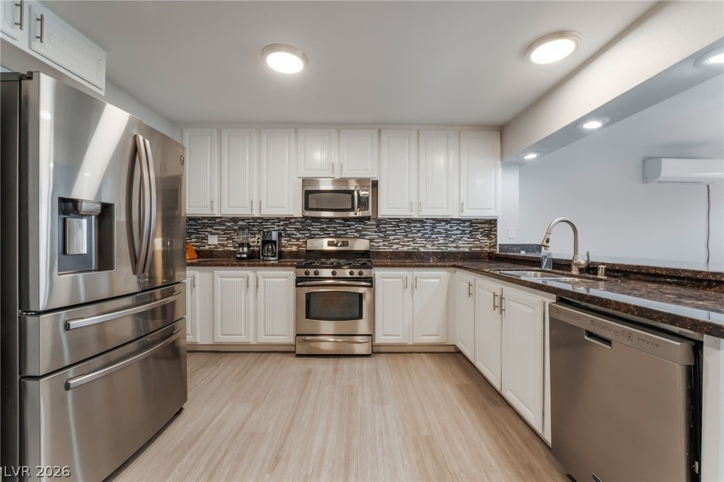 3992 Chinchilla Avenue - Photo 9