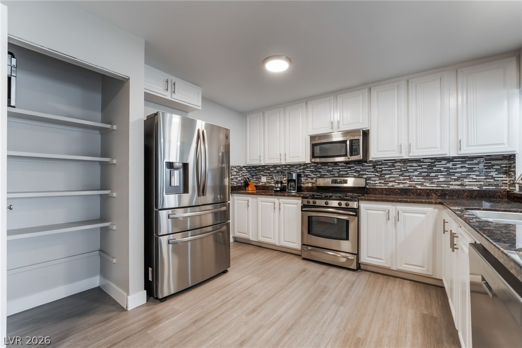 3992 Chinchilla Avenue - Photo 10