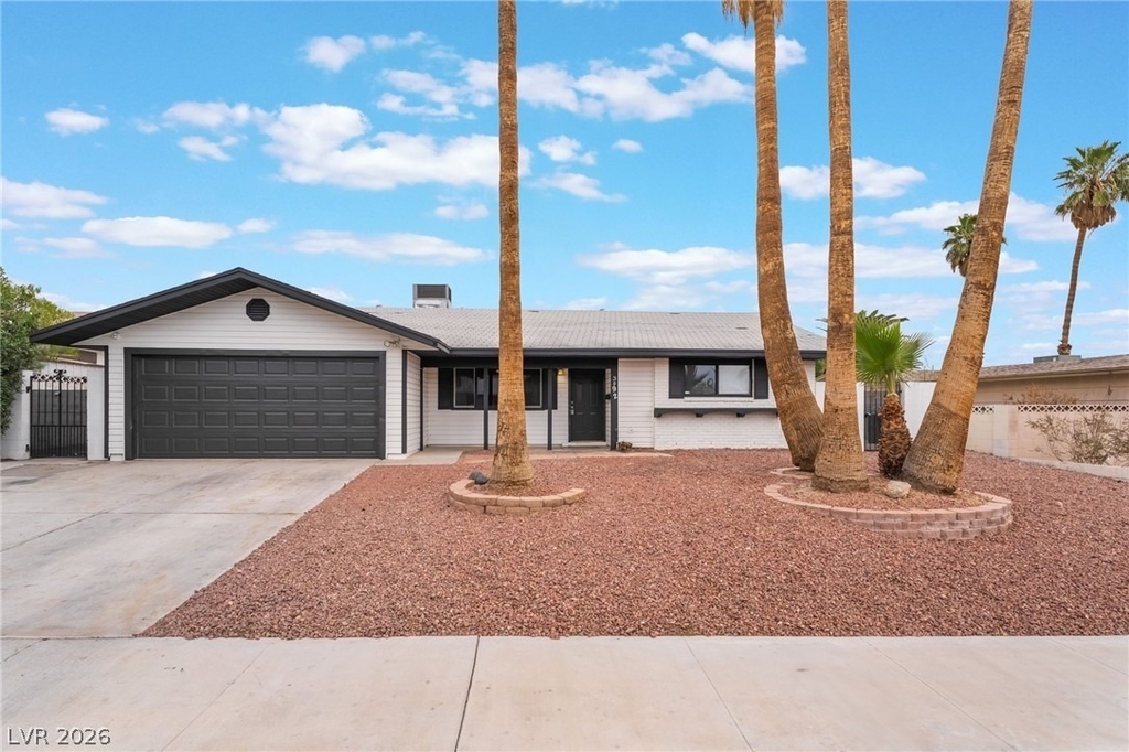 3992 Chinchilla Avenue - Photo 0