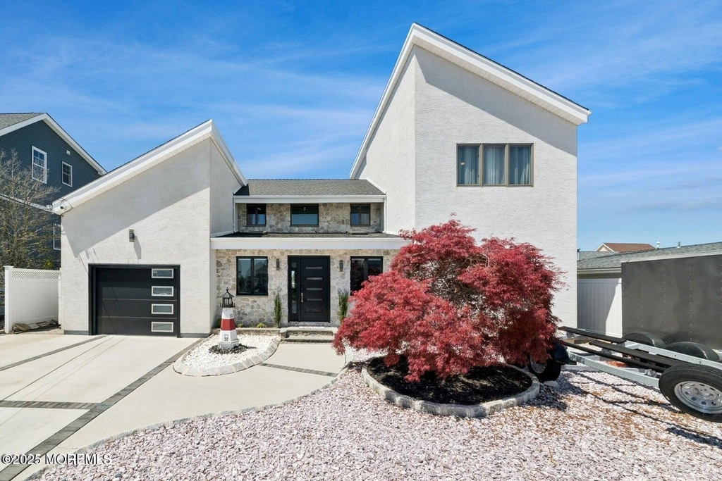 385 Aldo Drive - Photo 0