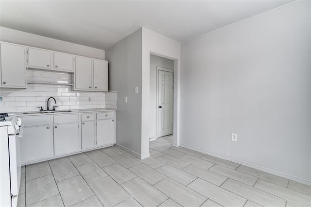 7911 Wanebe Drive - Photo 9