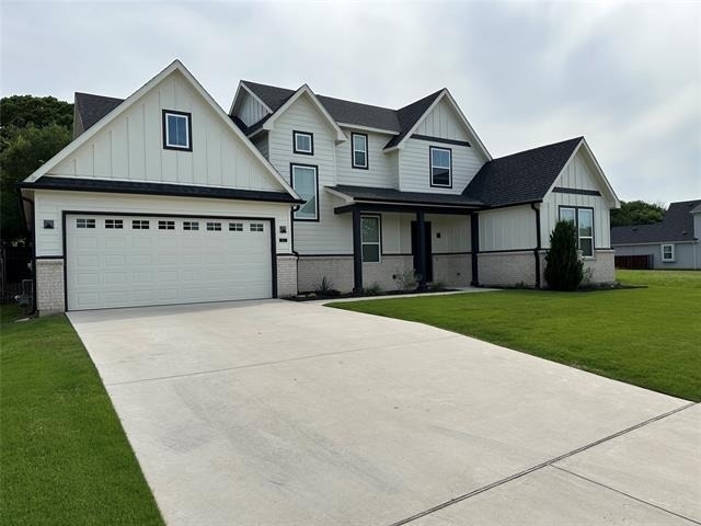 306 Village Way - Photo 1