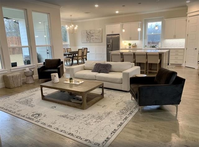 306 Village Way - Photo 2