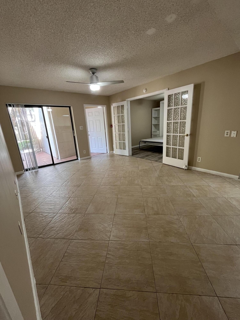 616 Executive Center Drive - Photo 1