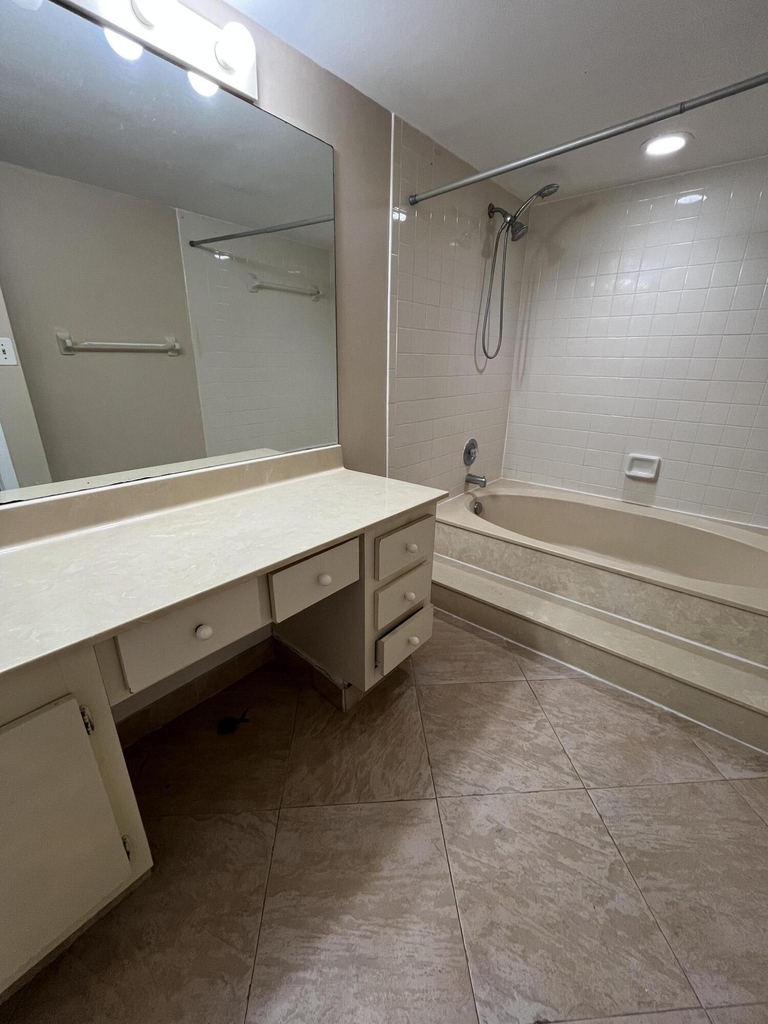 616 Executive Center Drive - Photo 9