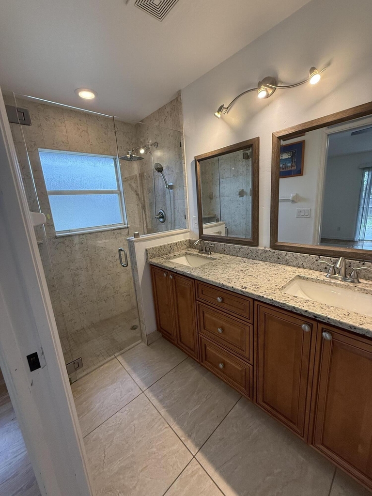 249 Ne Glentry Avenue - Photo 10