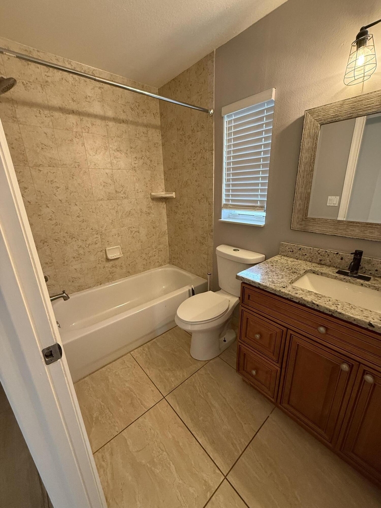 249 Ne Glentry Avenue - Photo 3