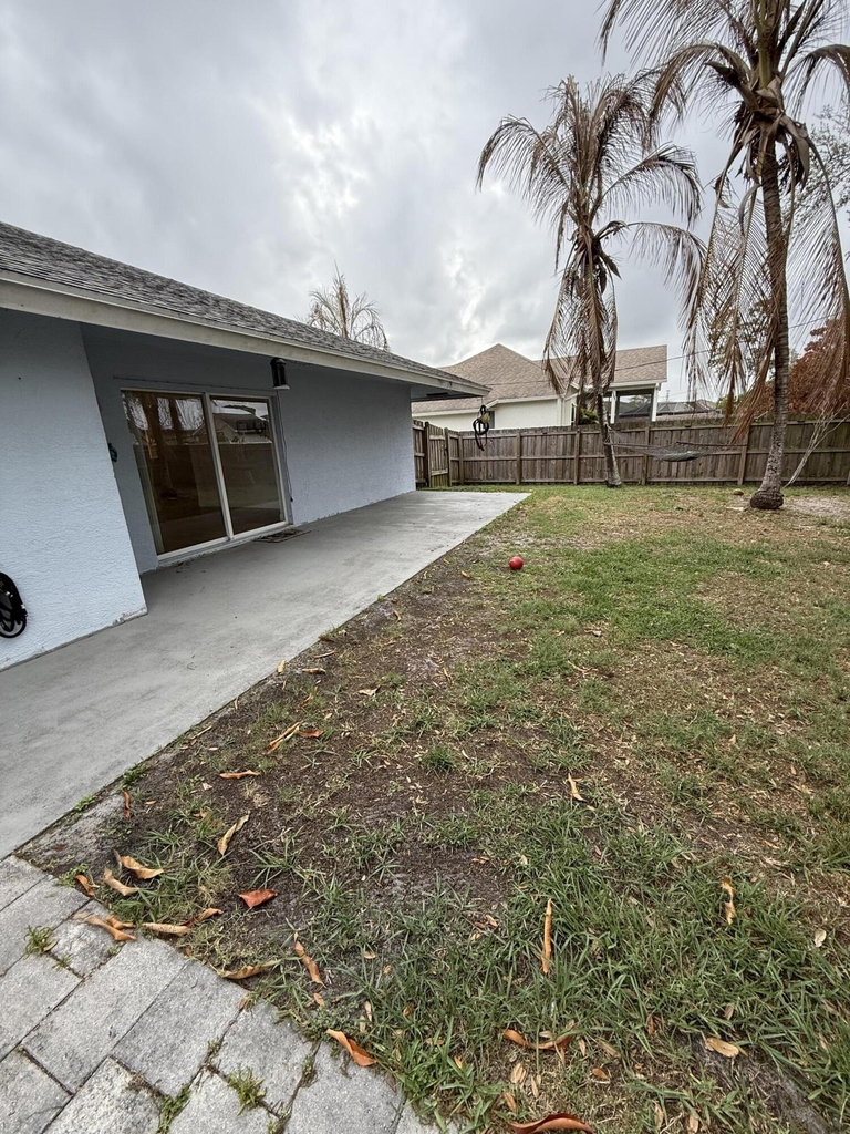 249 Ne Glentry Avenue - Photo 13