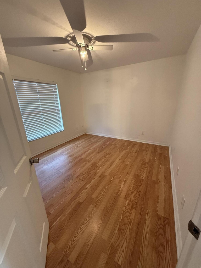 249 Ne Glentry Avenue - Photo 4