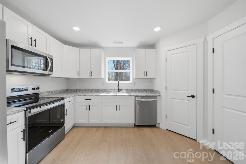 403 15th Avenue Sw - Photo 10