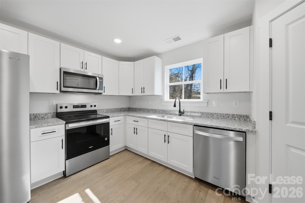 403 15th Avenue Sw - Photo 7