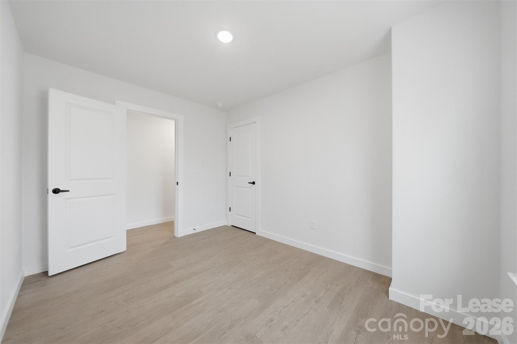 403 15th Avenue Sw - Photo 17