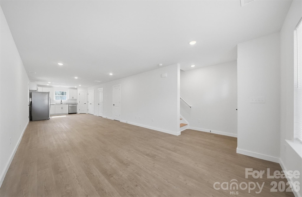 403 15th Avenue Sw - Photo 4