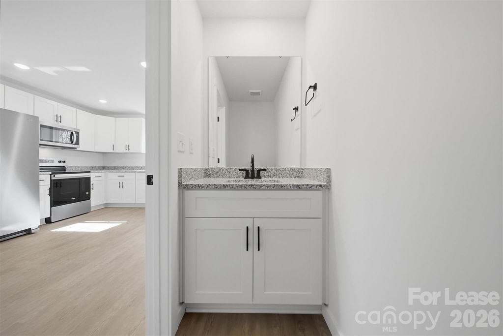 403 15th Avenue Sw - Photo 12