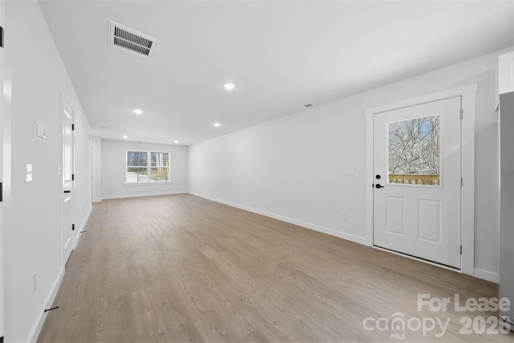 403 15th Avenue Sw - Photo 8