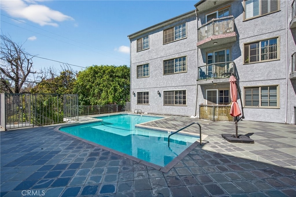 4441 Woodman Avenue - Photo 21