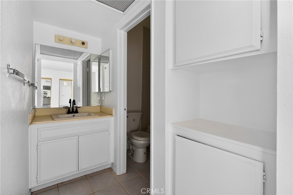 4441 Woodman Avenue - Photo 18