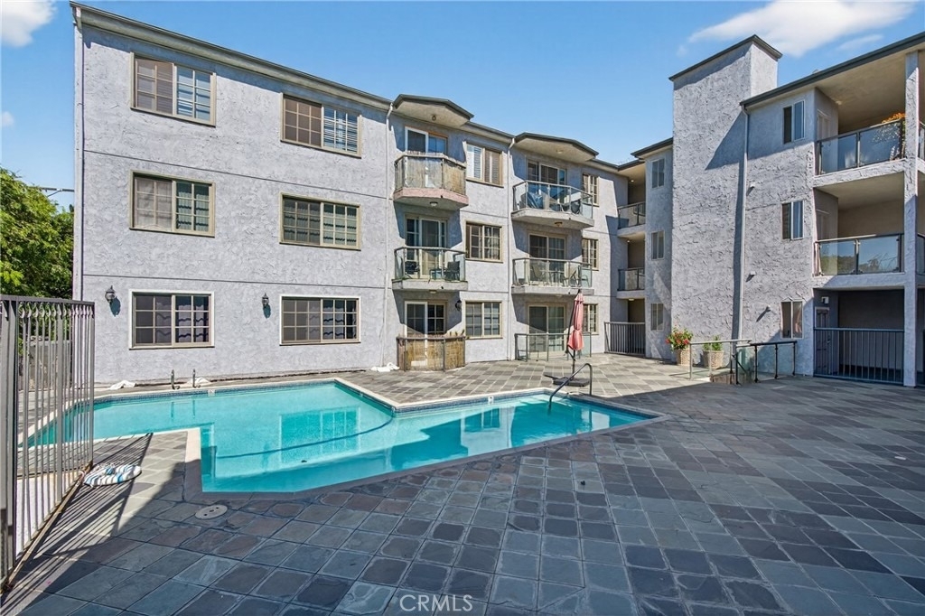 4441 Woodman Avenue - Photo 23
