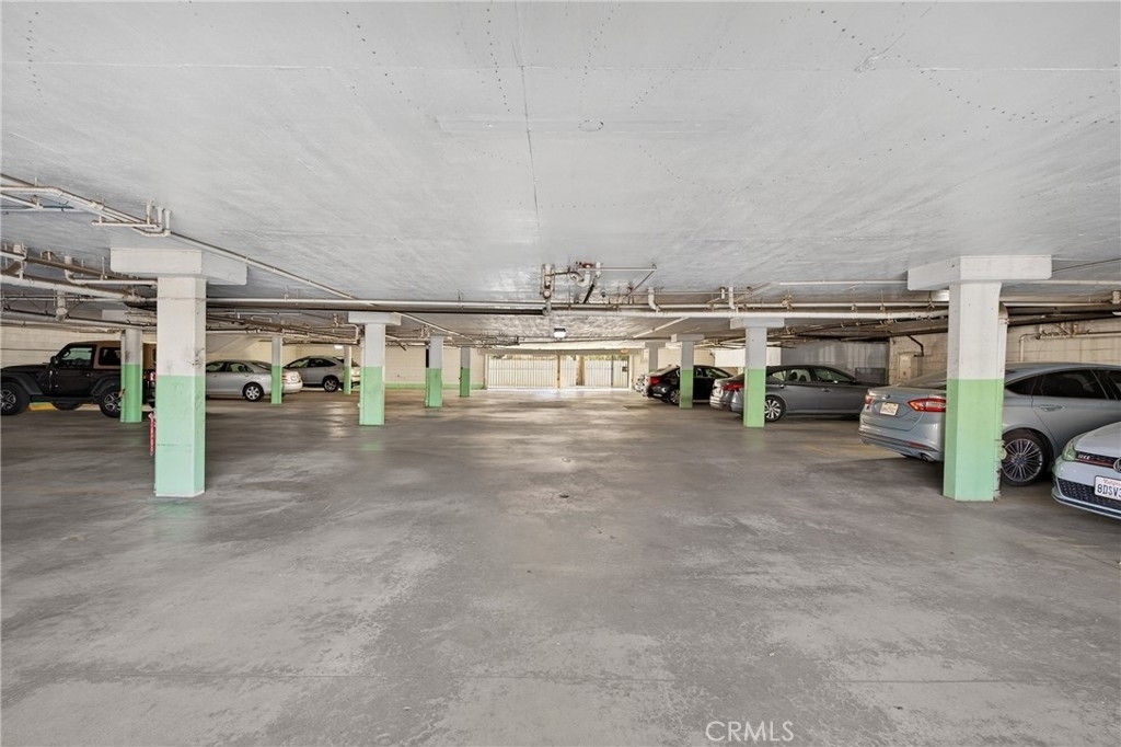 4441 Woodman Avenue - Photo 26