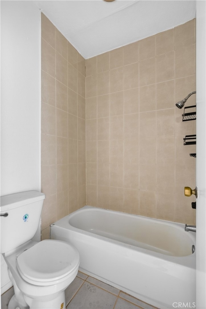 4441 Woodman Avenue - Photo 19