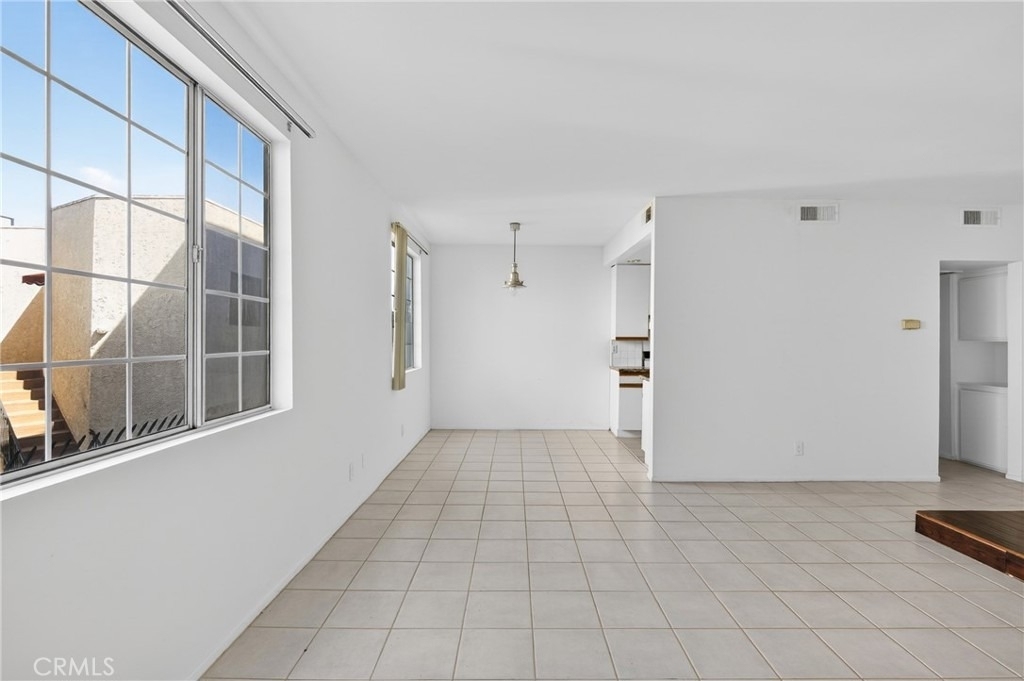 4441 Woodman Avenue - Photo 10