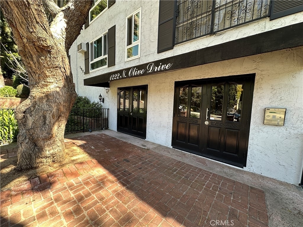 1222 N Olive - Photo 1