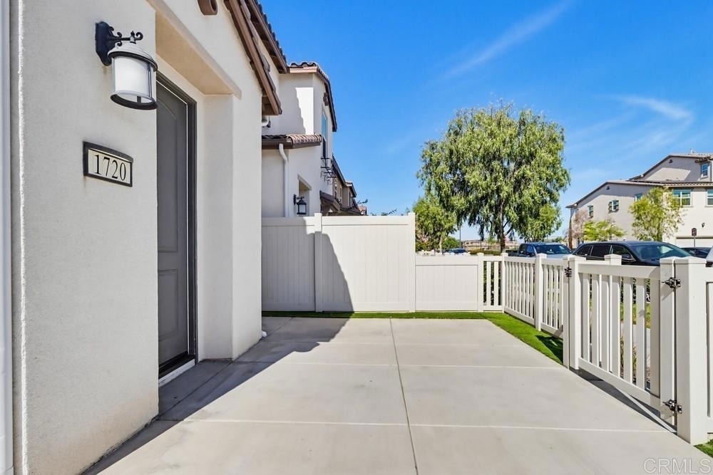 1720 Santa Ivy Ave - Photo 1