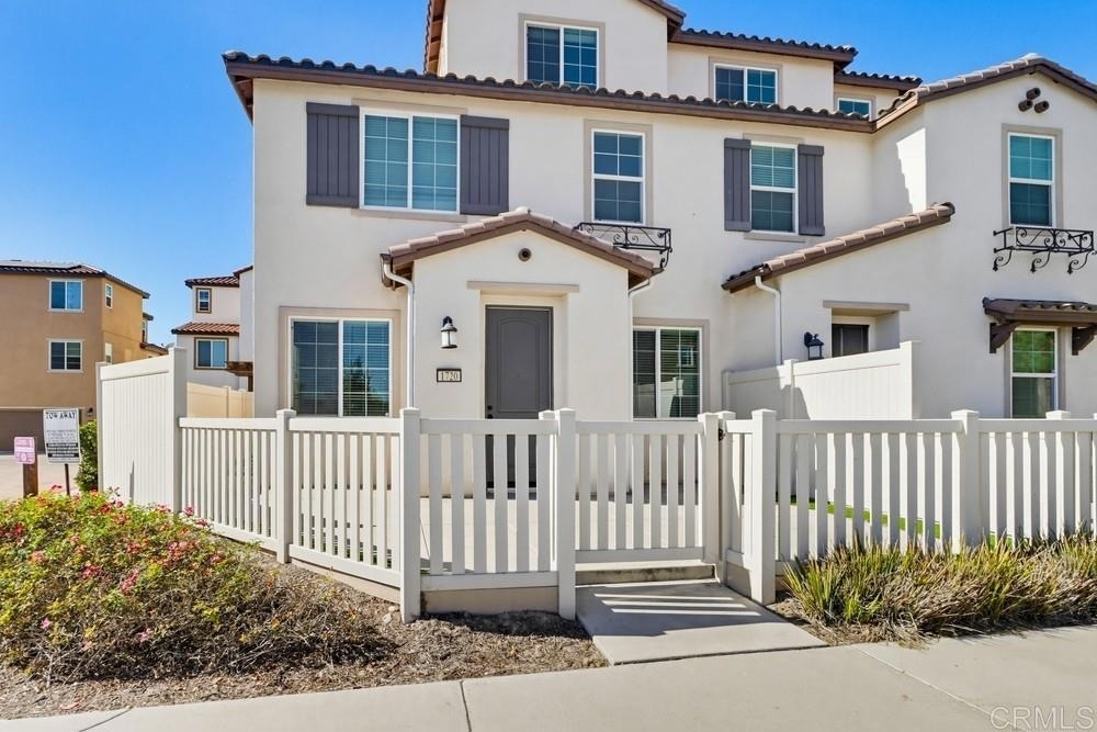 1720 Santa Ivy Ave - Photo 0