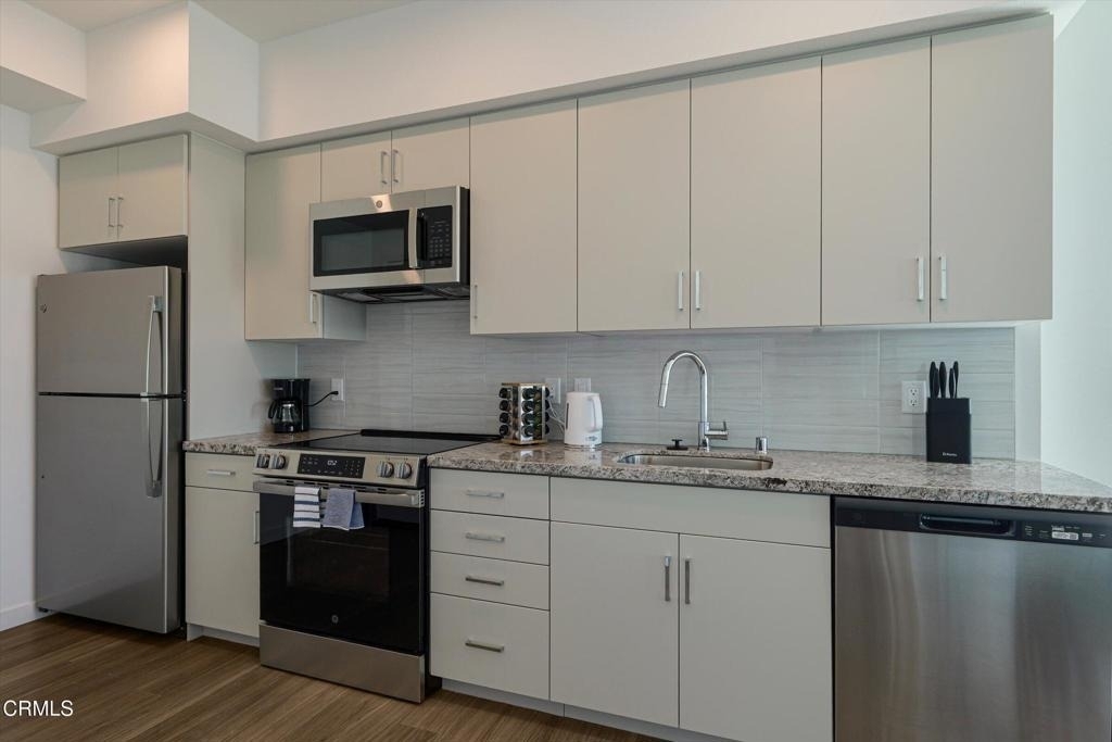 18900 Parthenia Street - Photo 4