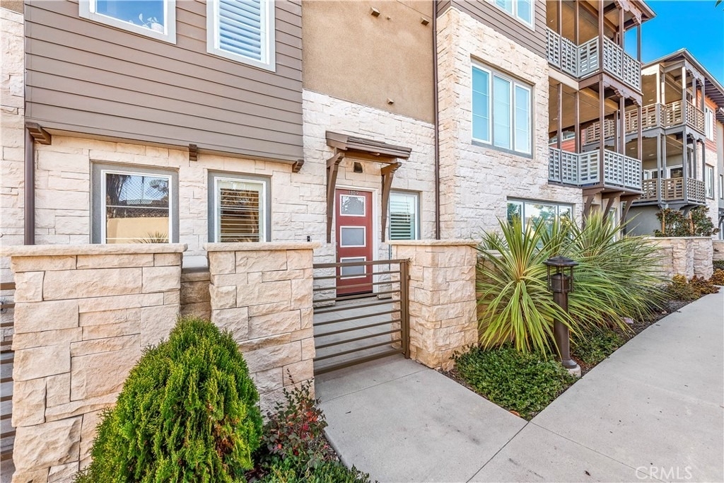 1309 Doheny Way - Photo 2