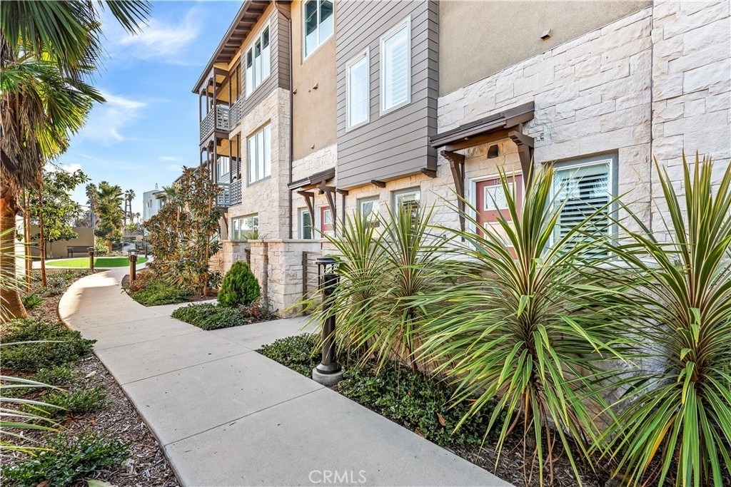 1309 Doheny Way - Photo 1