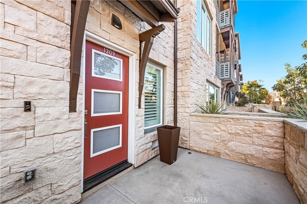 1309 Doheny Way - Photo 3