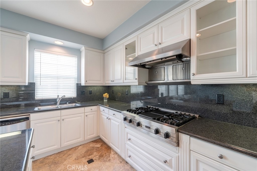 6267 Pacific Pointe Drive - Photo 10