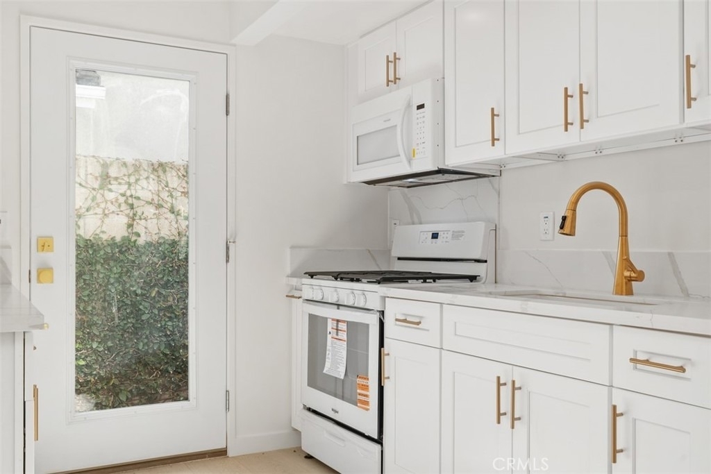 3926 Acacia Street - Photo 3