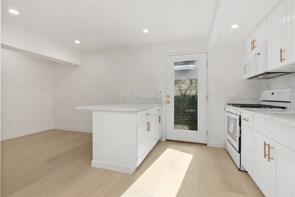 3926 Acacia Street - Photo 0