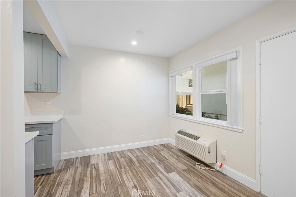 2930 Fairmount Avenue - Photo 5