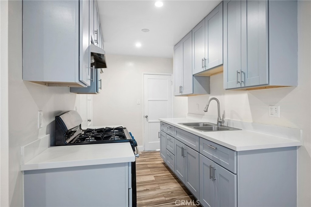 2930 Fairmount Avenue - Photo 8