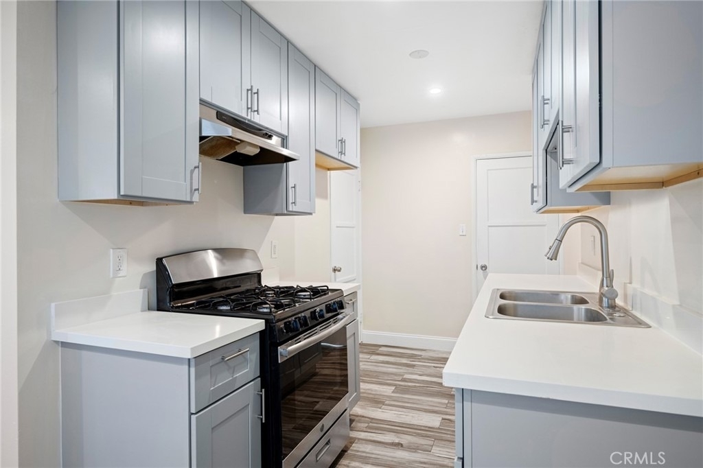 2930 Fairmount Avenue - Photo 6