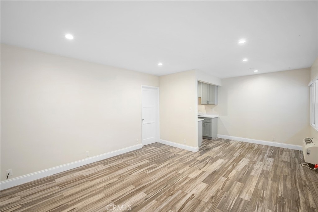 2930 Fairmount Avenue - Photo 4