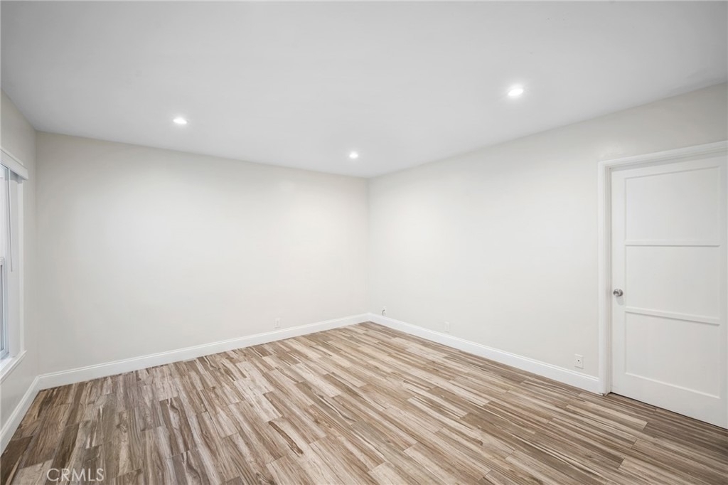 2930 Fairmount Avenue - Photo 3
