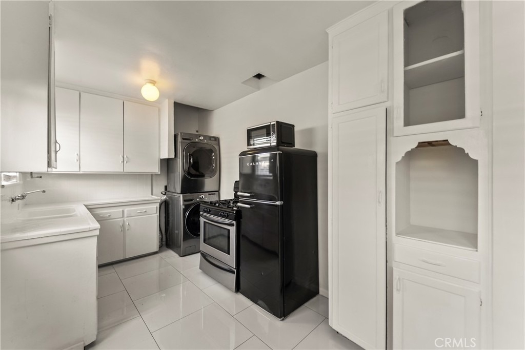 425 Venice - Photo 5