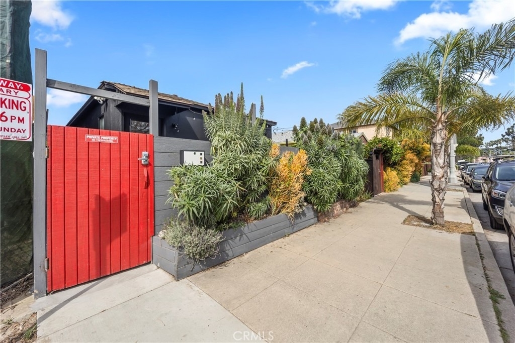 425 Venice - Photo 1