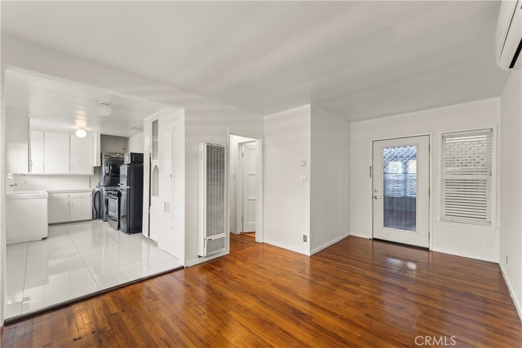 425 Venice - Photo 3