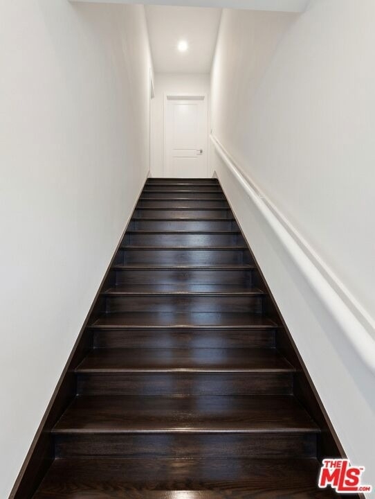 881 W 23rd Street - Photo 4