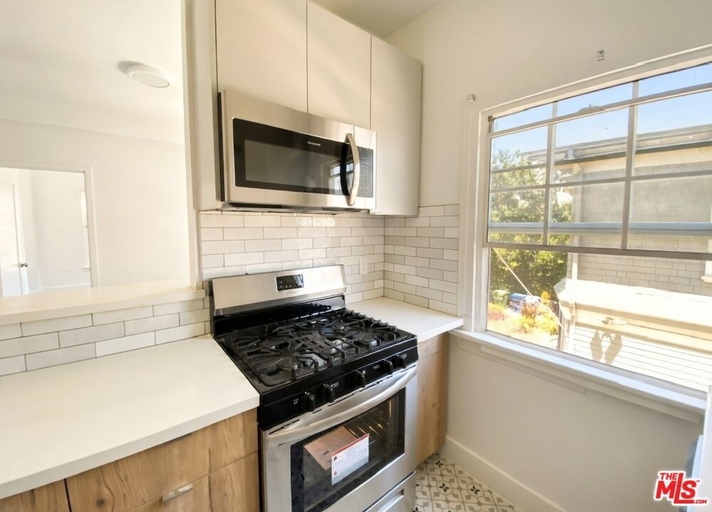 2666 Orchard Avenue - Photo 3