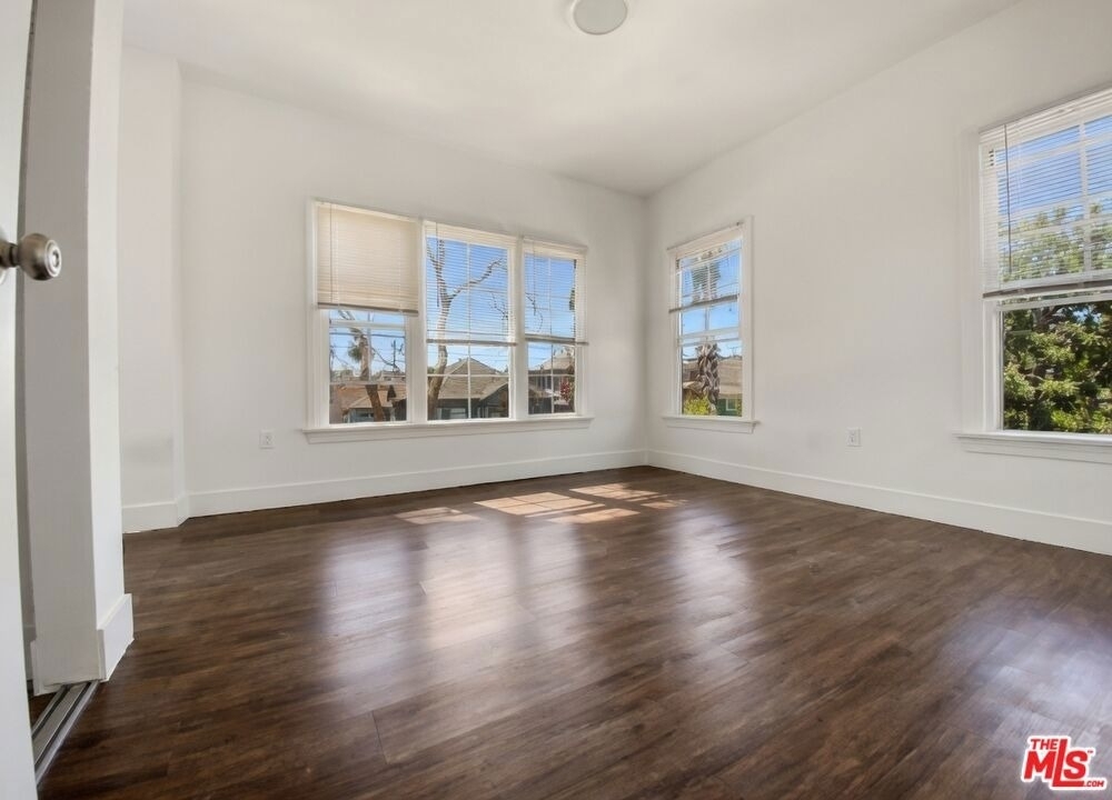 2666 Orchard Avenue - Photo 4