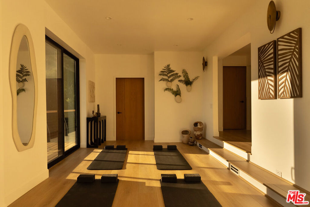 7802 Torreyson Drive - Photo 29