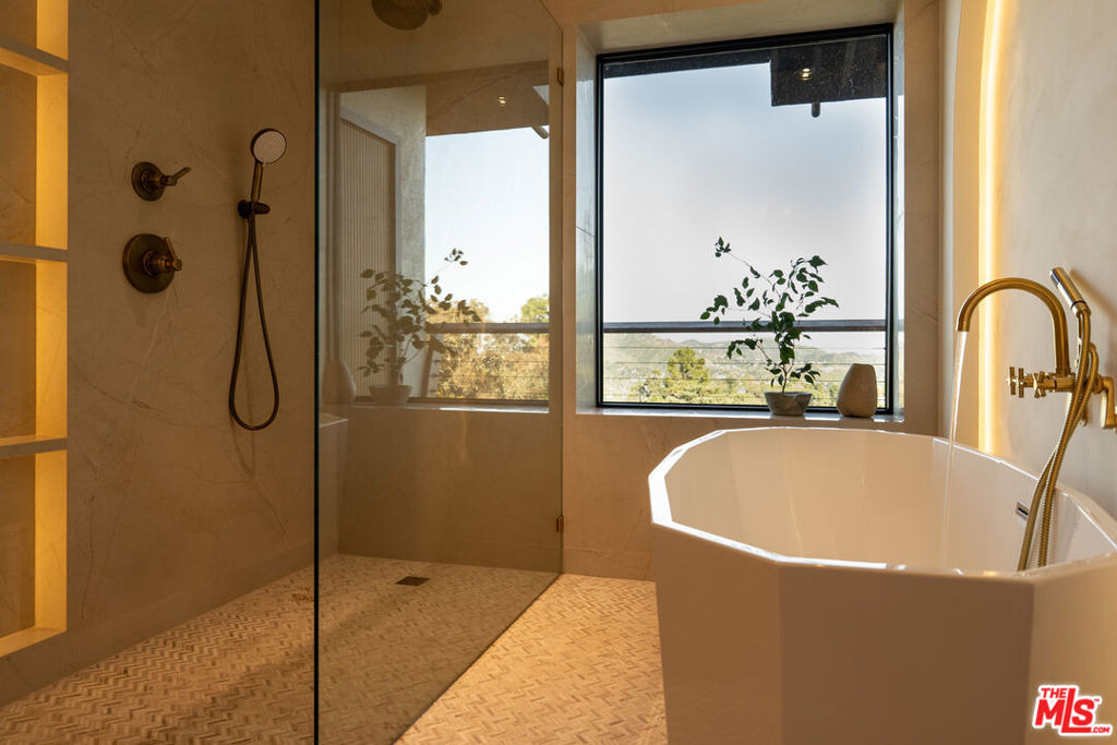 7802 Torreyson Drive - Photo 19