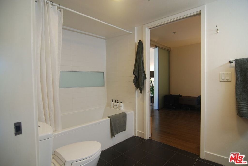 901 S Flower Street - Photo 18
